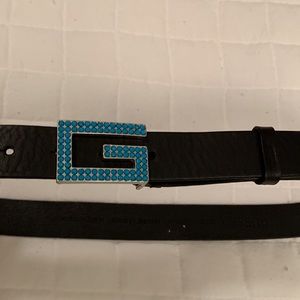 Vintage Guess leather belt with faux turquoise embellishments on buckle.